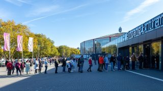 💎✨ DANKE, DORTMUND! ✨💎
Die Edelsteintage 2025 waren ein voller Erfolg – und das verdanken wir EUCH!

Ein riesiges Dankeschön an alle Besucher*innen, Aussteller und das tolle Messe-Team.
Ihr habt die Hallen mit funkelnder Energie, Leidenschaft & purer Begeisterung gefüllt. 💖

Wir sind immer noch ganz verzaubert und freuen uns schon jetzt auf ein Wiedersehen!
Bis bald – und bleibt glänzend! 🌟💍

#edelsteintagedortmund #edelsteintage #crystalevents #mineralienmesse #edelsteinmesse #meisterwerkedernatur #steineliebe #kristalle #naturwunder #dankeanalle #glanzundglitter #crystals #gemstones #handgemachterschmuck #jewelrydesign #sammlerliebe #edelsteinliebe #geologie #crystalvibes #schätzedererde