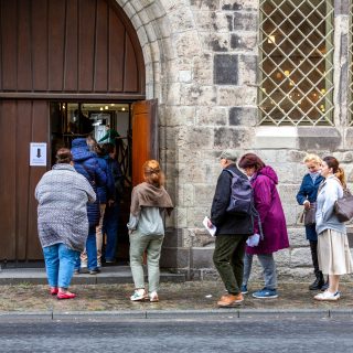 ✨ Edelsteintage Köln 2025 ✨
Am 15. + 16. November funkelt Köln wieder! 💎
Schnappt euch bis 31.10. eure Early-Bird-Tickets zum Sparpreis 🎟️ – online & nur für kurze Zeit!
👇
https://eventfrog.de/de/p/maerkte/sonstige-maerkte/edelsteintage-koeln-herbst2025-7330129562989242944.html

👧👦 Kinder bis 14 Jahre haben in Begleitung eines Erwachsenen freien Eintritt.
🕚 Öffnungszeiten:
📅 Sa 11–18 Uhr
📅 So 13–18 Uhr (wegen des stillen Feiertags erst ab 13 Uhr)

Über 50 Aussteller zeigen ihre Schätze der Erde – von Edelsteinen über Mineralien bis hin zu einzigartigem Schmuck. ✨
Kommt vorbei, entdeckt, staunt & lasst euch verzaubern! 💫

#EdelsteintageKöln #Edelsteine #Mineralien #Schmuck #Fossilien #CrystalVibes #KölnEvents #GürzenichKöln #EarlyBird #SchätzeDerErde #GlitzerLiebe #KölnErleben #GemLovers #MineralShow #FamilyEvent #Köln2025