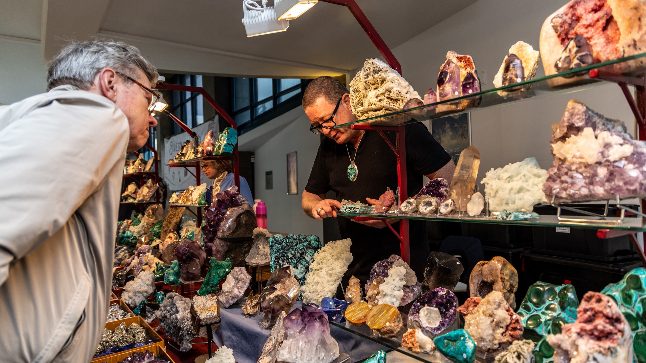 💎 Auch wenn die EDELSTEINE BREMEN am 14.+15. Februar 2026 noch eine Weile hin sind, könnt ihr euch bereits jetzt eure Online-Tickets zum ermäßigten EARLY-BIRD Preis sichern – aber nur bis zum 31.01.2026! 👇🎟️✨
https://eventfrog.de/de/p/maerkte/sonstige-maerkte/edelsteintage-bremen-2026-7352961106023848981.html
🌟Kinder bis 14 Jahre haben in Begleitung eines Erwachsenen freien Eintritt!👨👨👧👦😍
#edelsteintagebremen #earlybird #onlinetickets #edelsteine #mineralien #fossilien #schmuck #schleifvorführungen #geodenknacken #schnäppchentipp #mineralienmesse #edelsteinmesse #crystalevents #earlybird